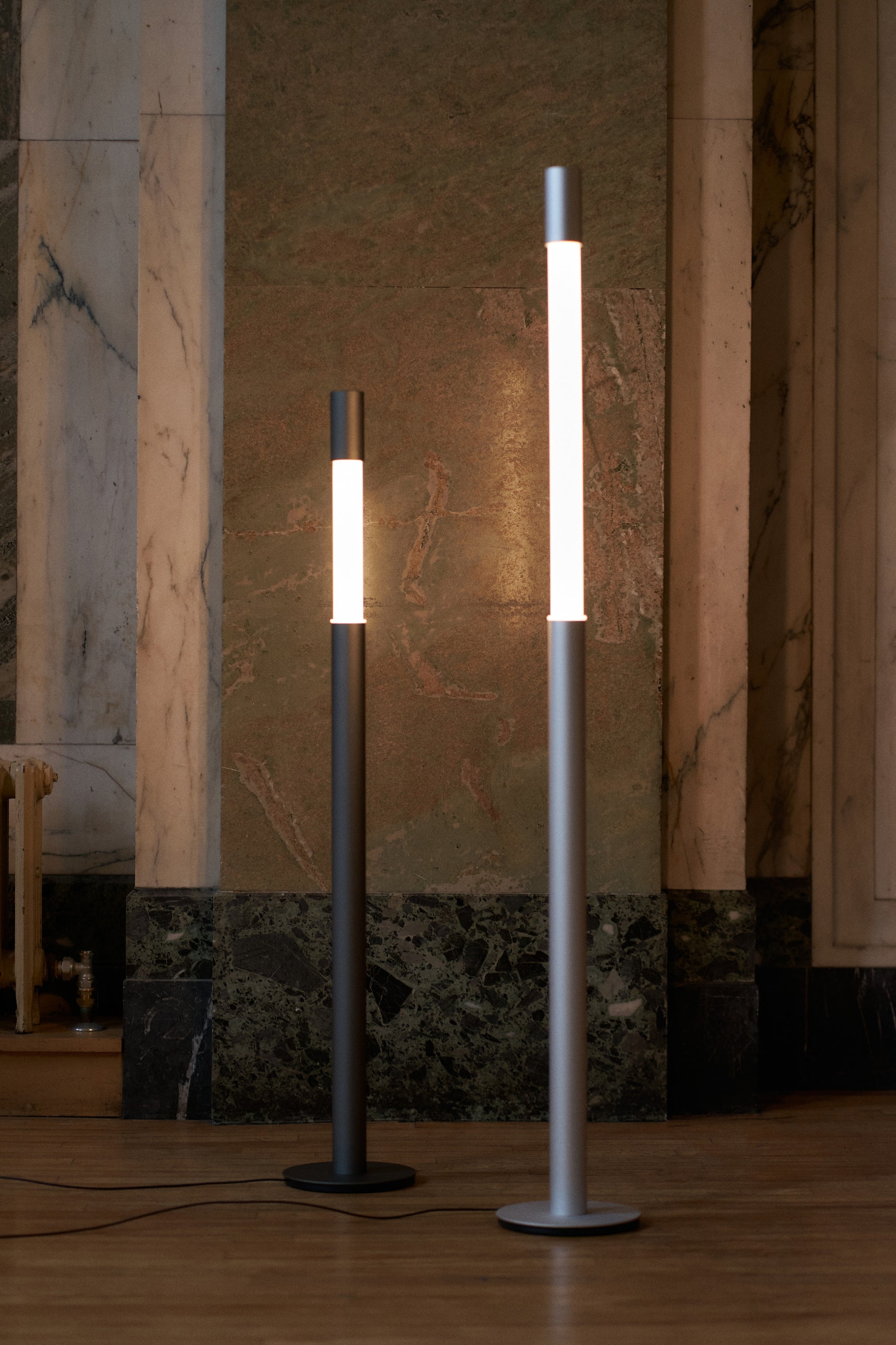 New_aluminium_colour_finishes_of_The_Slide_Light_Blank_Silver_and_Shadow_Black in use